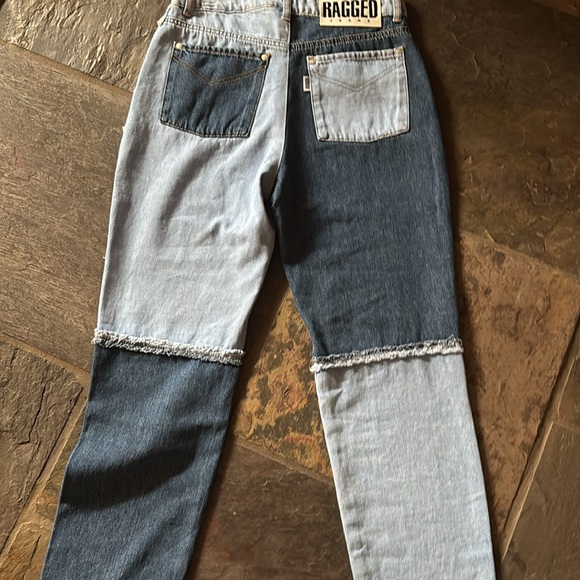 The Ragged Priest Quarter Panel Mom Jean Frayed Raw Hem Womens Denim Size 30 LNC - Picture 4 of 4